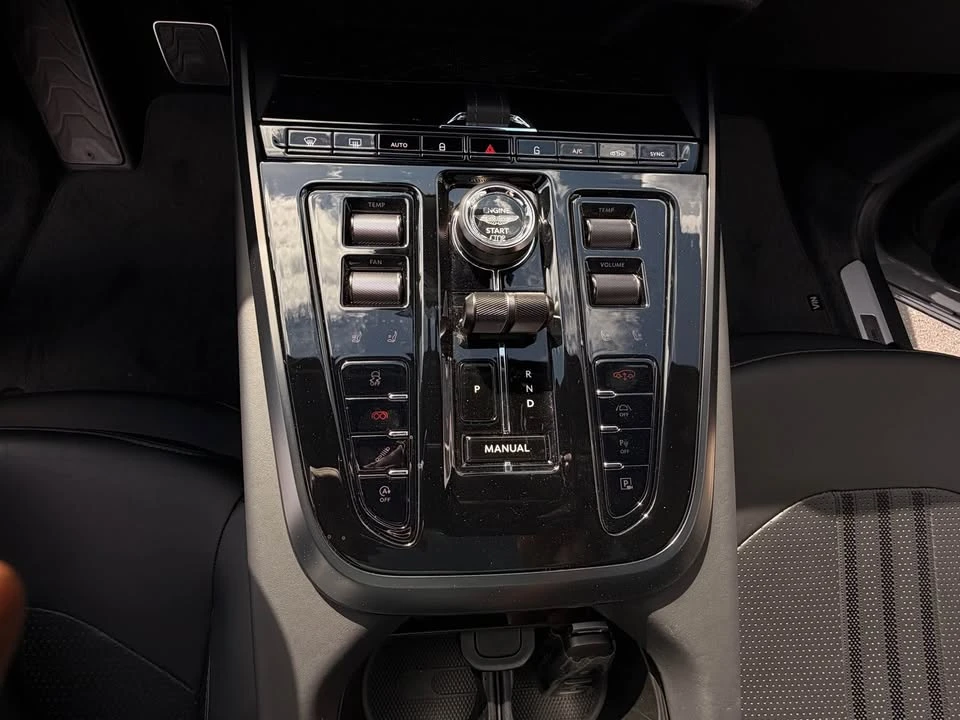 2025 Aston Martin DBX 707 - Image 14 of 20