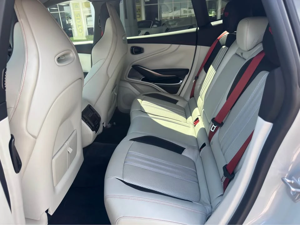 2025 Aston Martin DBX 707 - Image 5 of 8