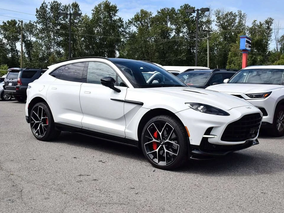 2025 Aston Martin DBX - Image 6 of 10