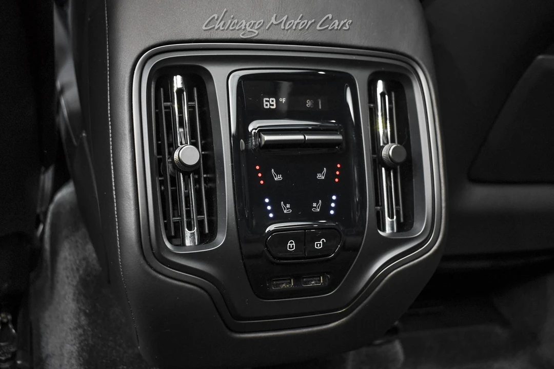 2025 Aston Martin DBX 707 - Image 24 of 31