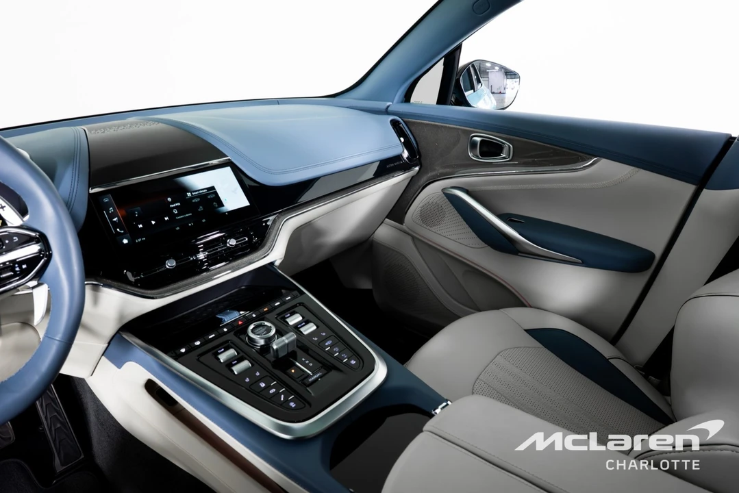 2025 Aston Martin DBX 707 - Image 13 of 31