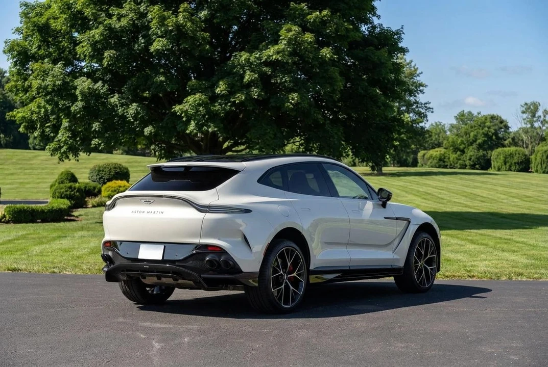 2025 Aston Martin DBX 707 - Image 16 of 31