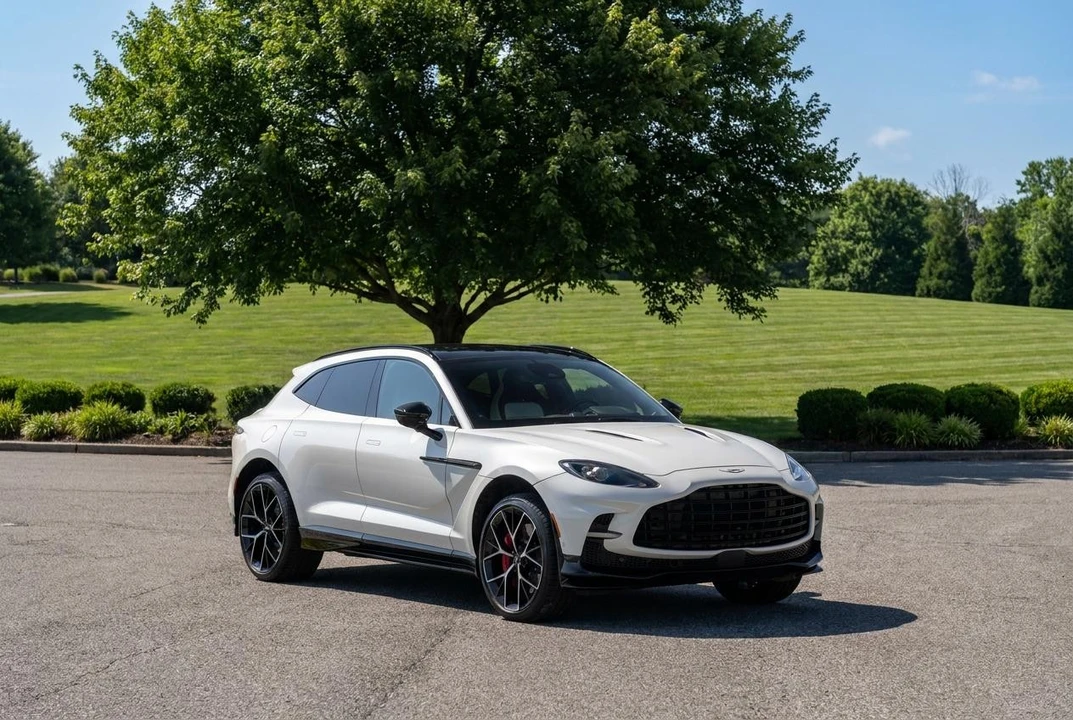 2025 Aston Martin DBX 707 - Image 10 of 31