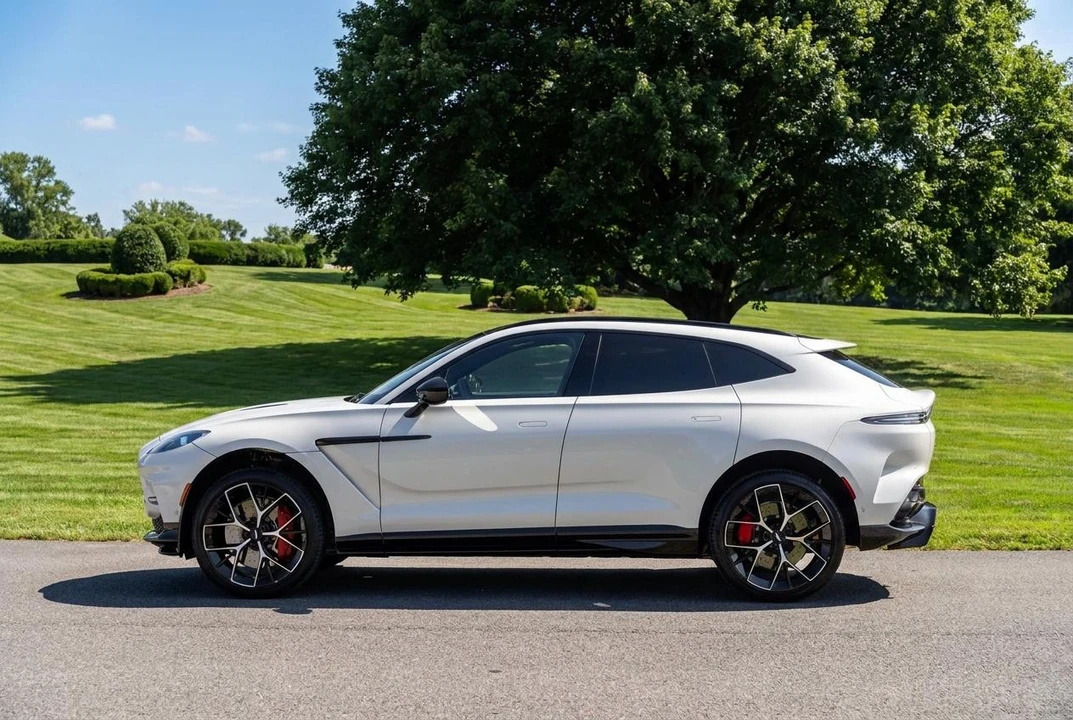 2025 Aston Martin DBX 707 - Image 8 of 31