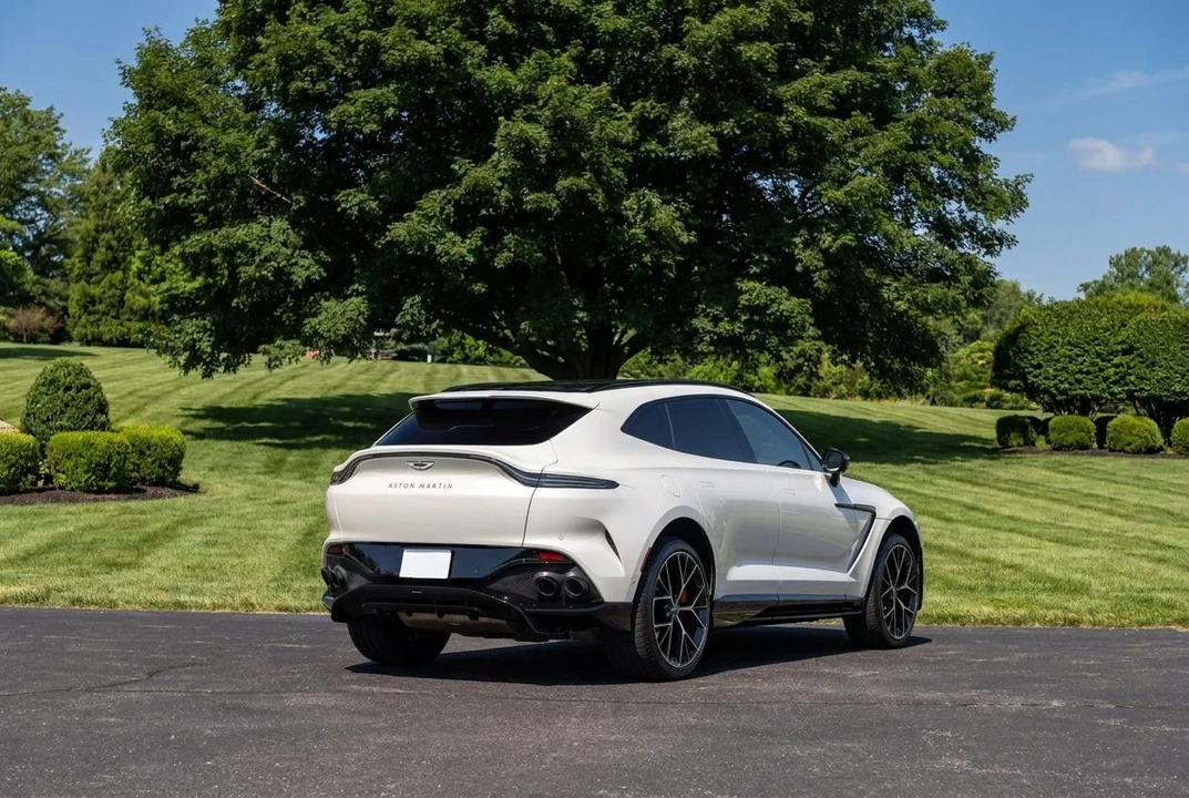 2025 Aston Martin DBX 707 - Image 2 of 31