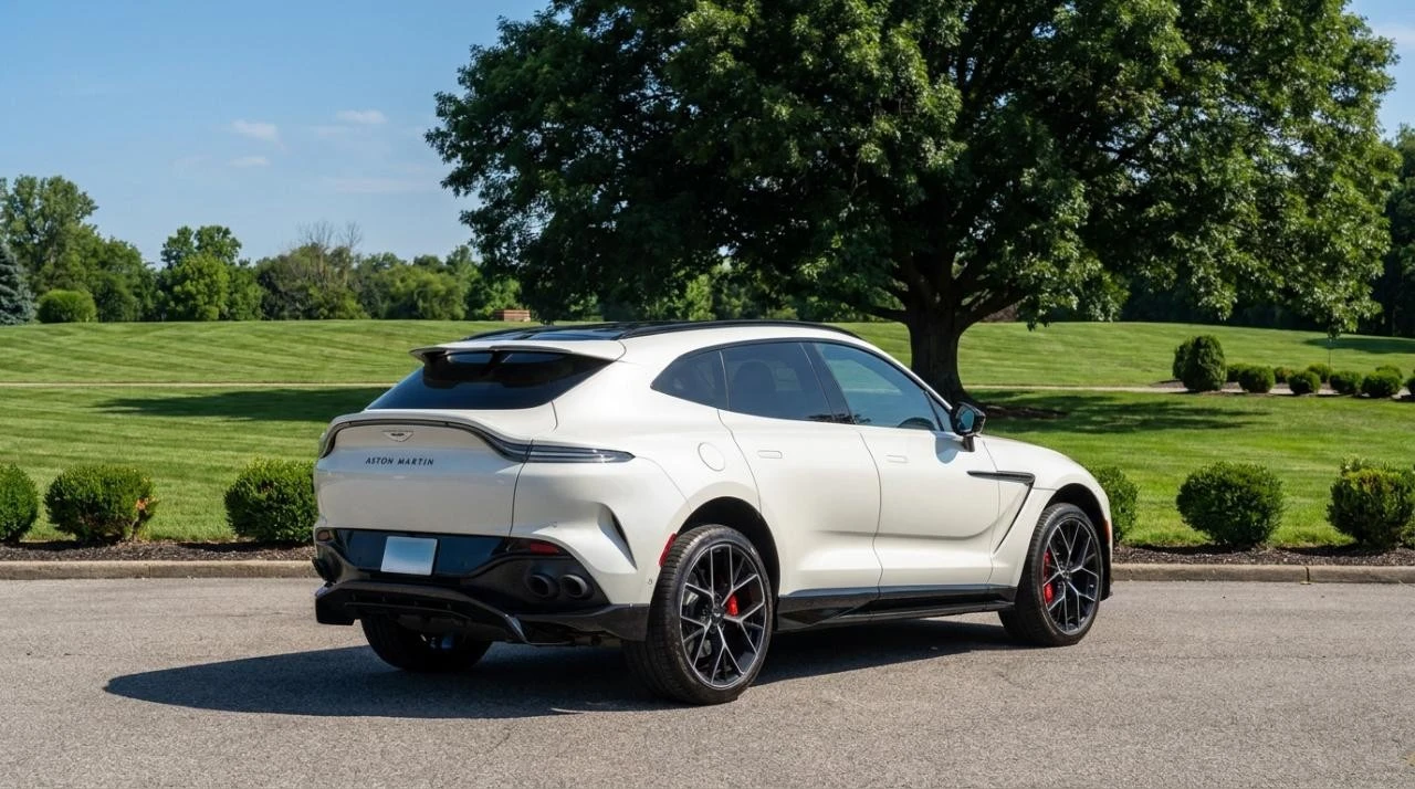 2025 Aston Martin DBX 707 - Image 19 of 31