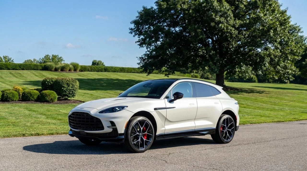 2025 Aston Martin DBX 707 - Image 12 of 31