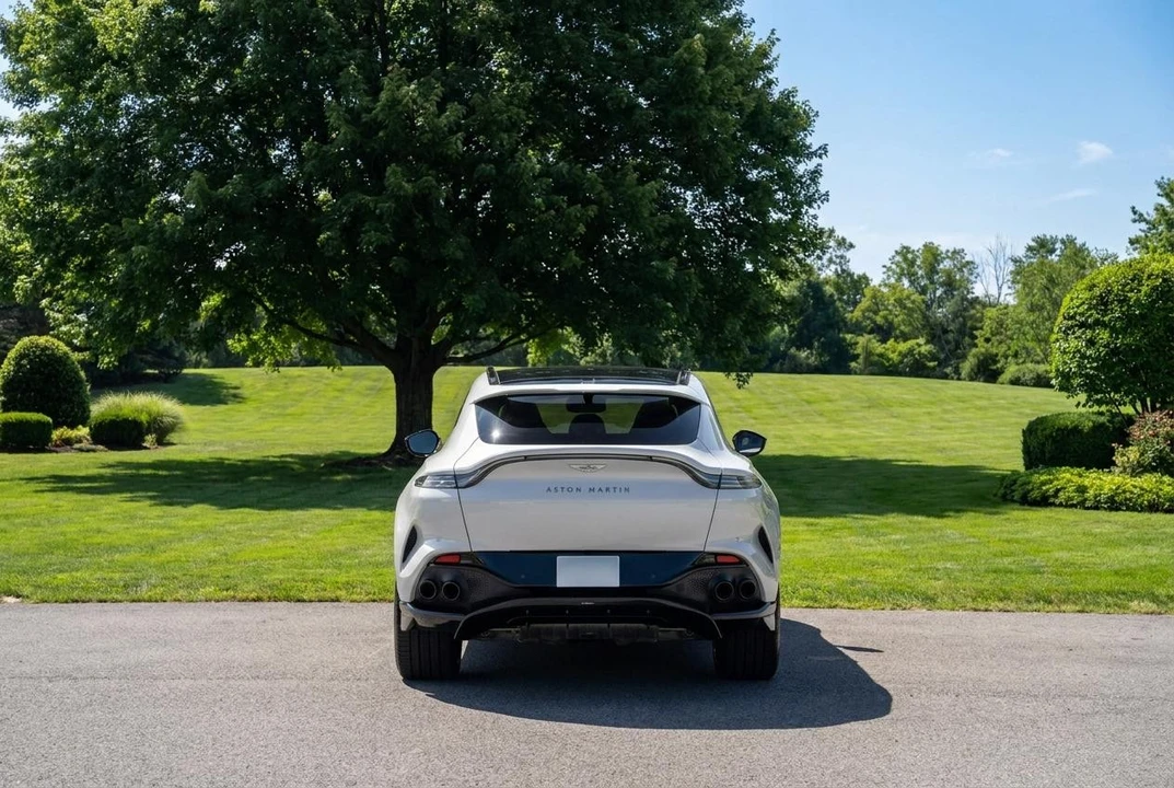 2025 Aston Martin DBX 707 - Image 11 of 31