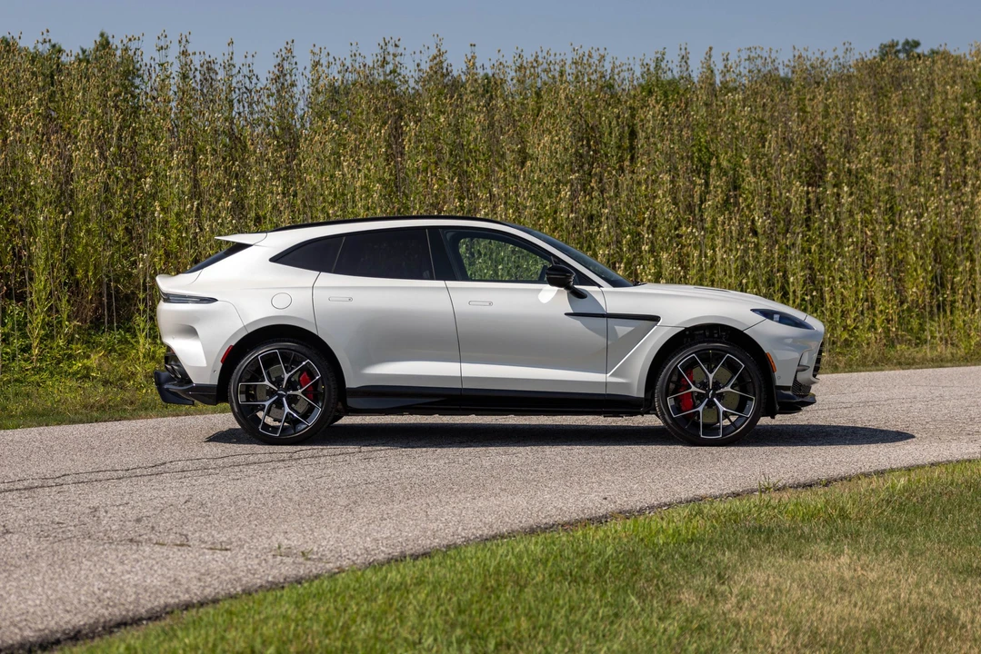 2025 Aston Martin DBX 707 - Image 12 of 31