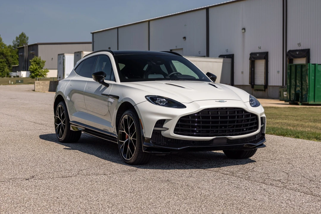 2025 Aston Martin DBX 707 - Image 26 of 31