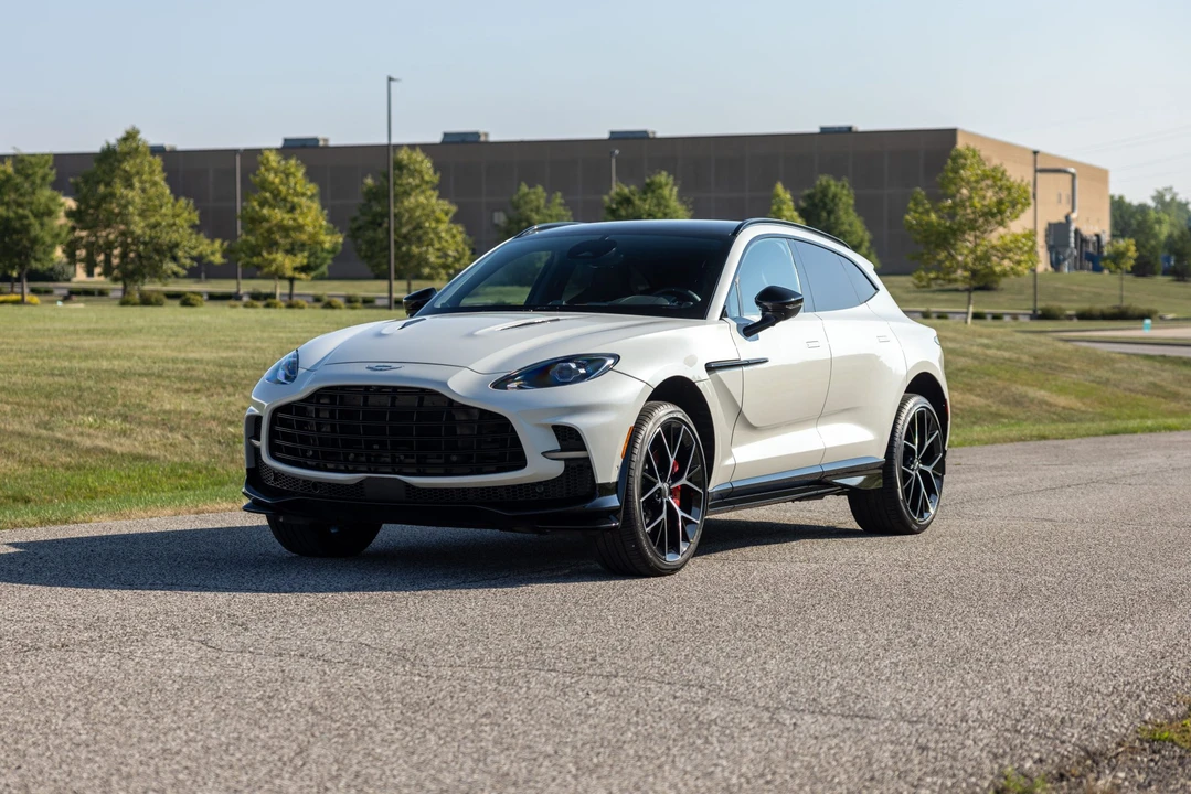 2025 Aston Martin DBX 707 - Image 28 of 31