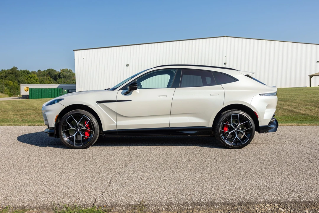 2025 Aston Martin DBX 707 - Image 30 of 31