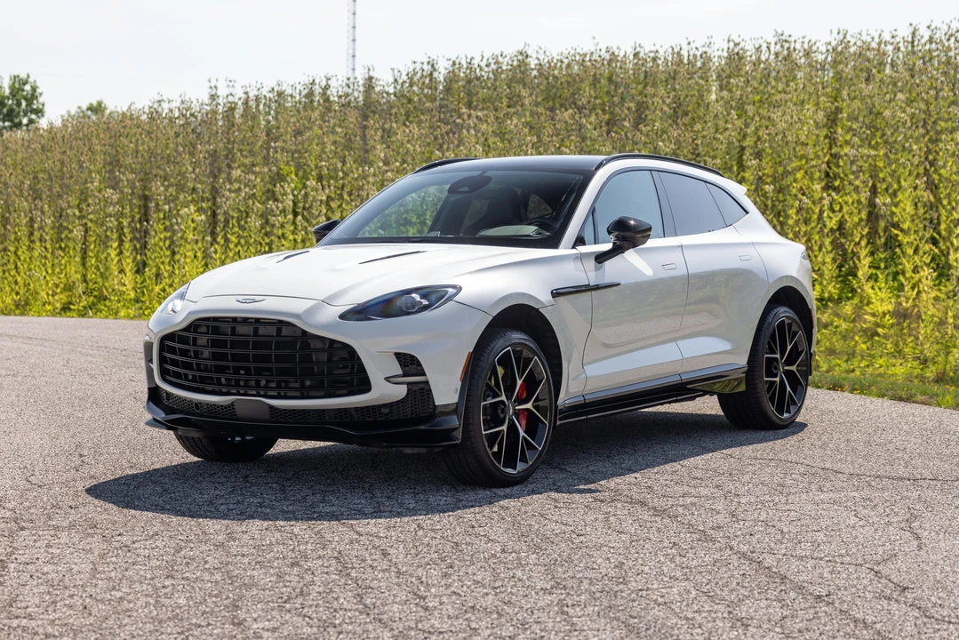 2025 Aston Martin DBX 707 - Image 4 of 31