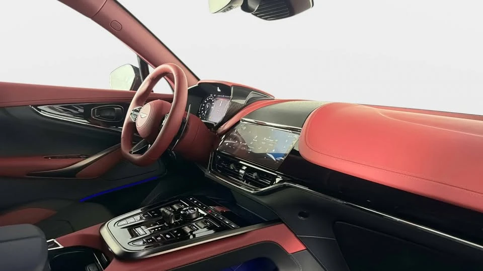 2025 Aston Martin DBX 707 - Image 14 of 20