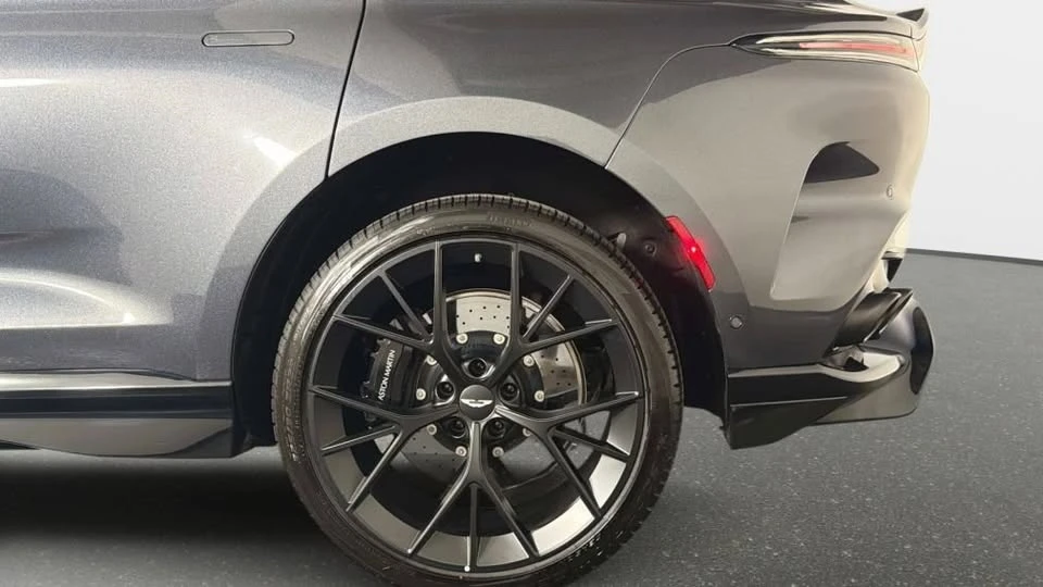 2025 Aston Martin DBX 707 - Image 9 of 20