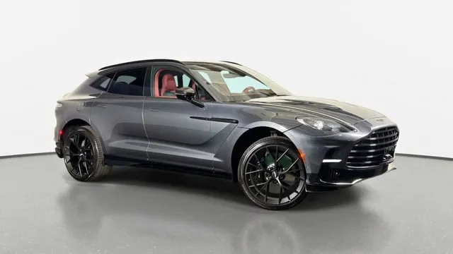 2025 Aston Martin DBX 707
