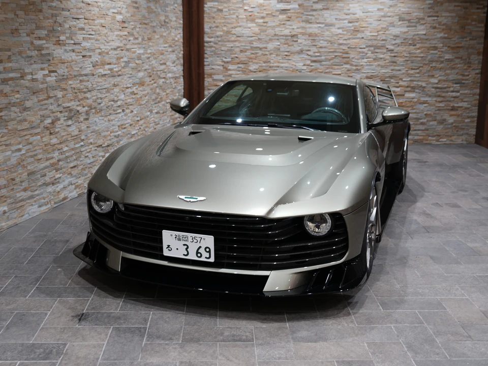 2025 Aston Martin Valhalla - Image 14 of 31