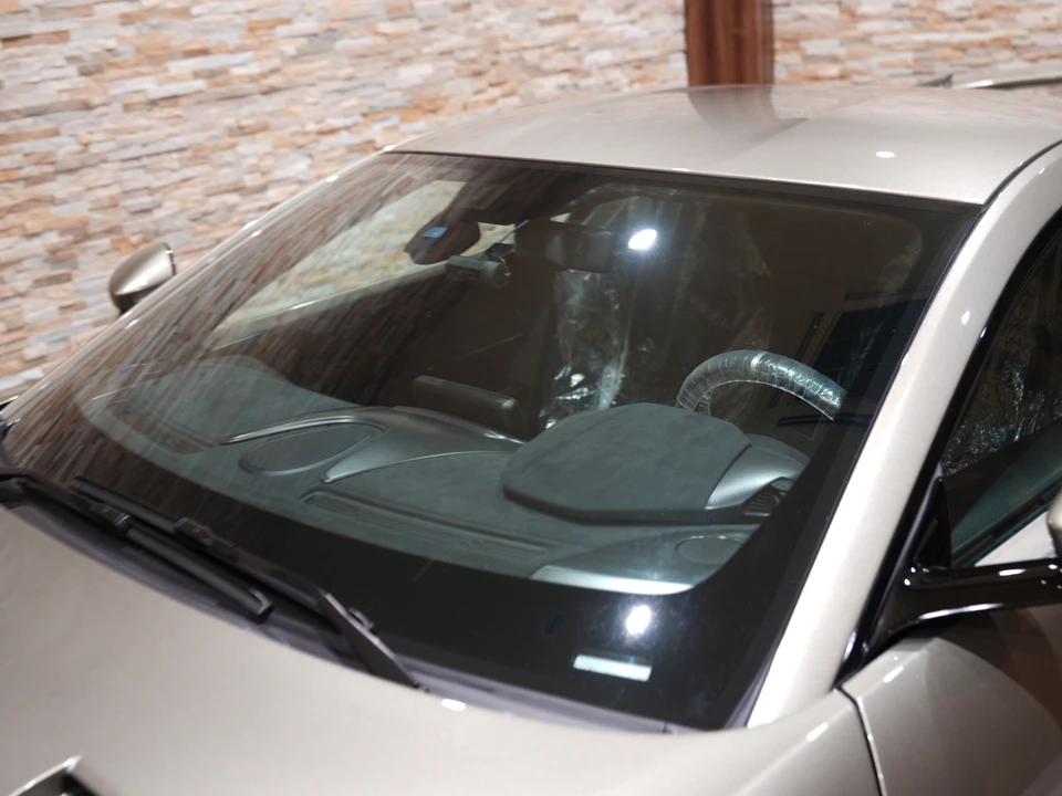 2025 Aston Martin Valhalla - Image 25 of 31