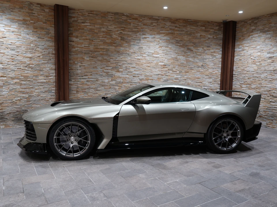 2025 Aston Martin Valhalla - Image 5 of 31