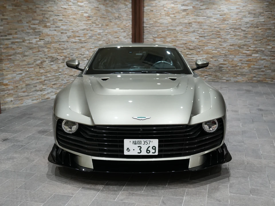 2025 Aston Martin Valhalla - Image 2 of 31