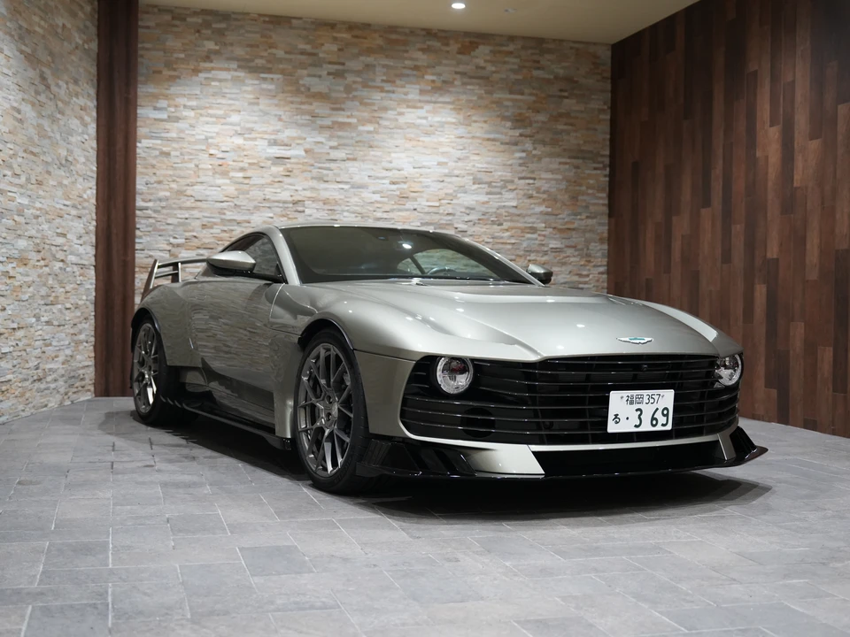 2025 Aston Martin Valhalla - Image 12 of 31