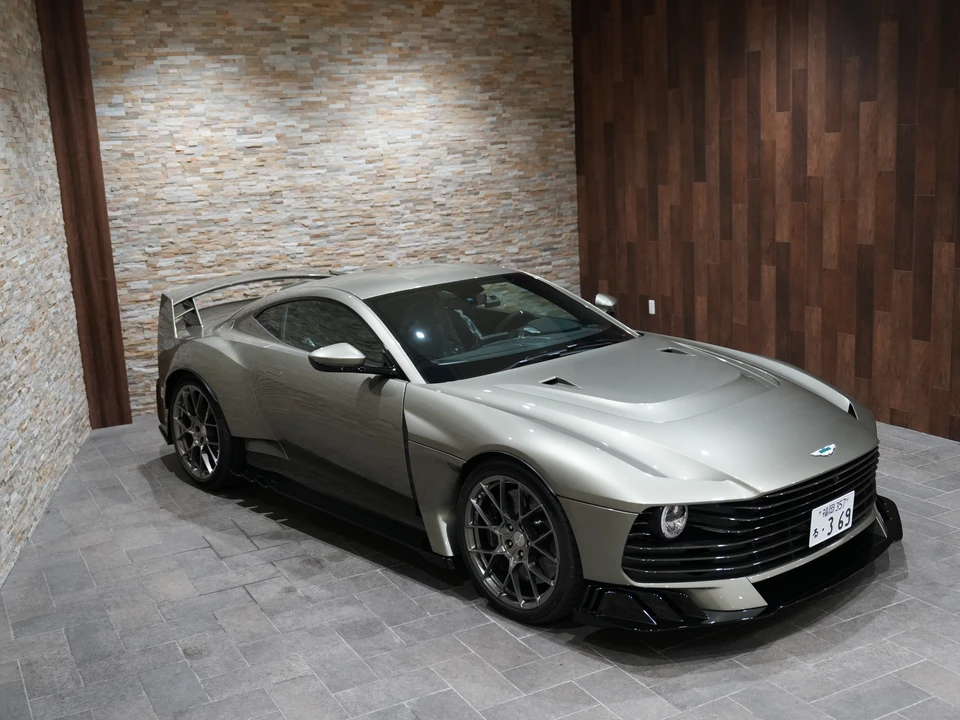 2025 Aston Martin Valhalla - Image 10 of 31