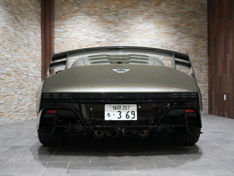 2025 Aston Martin Valhalla - Image 17 of 31