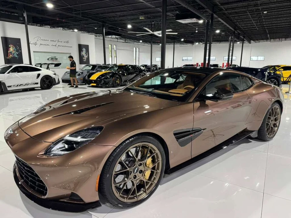 2025 Aston Martin Vanquish 3rd Gen - Image 3 of 21