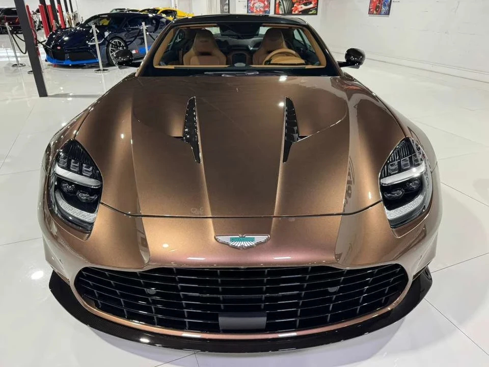 2025 Aston Martin Vanquish 3rd Gen - Image 2 of 21