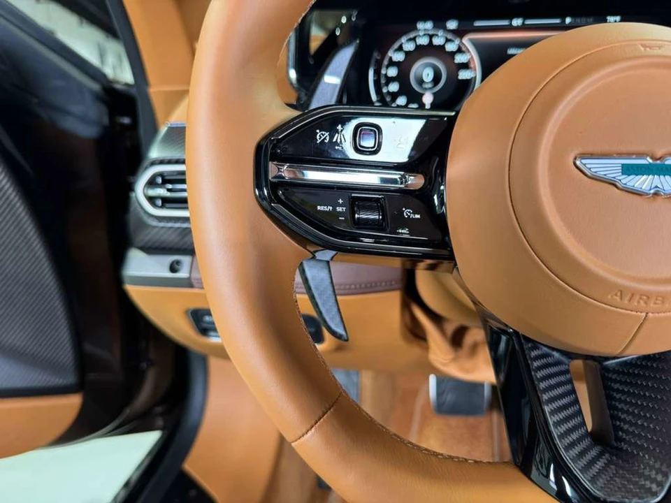 2025 Aston Martin Vanquish 3rd Gen - Image 16 of 21
