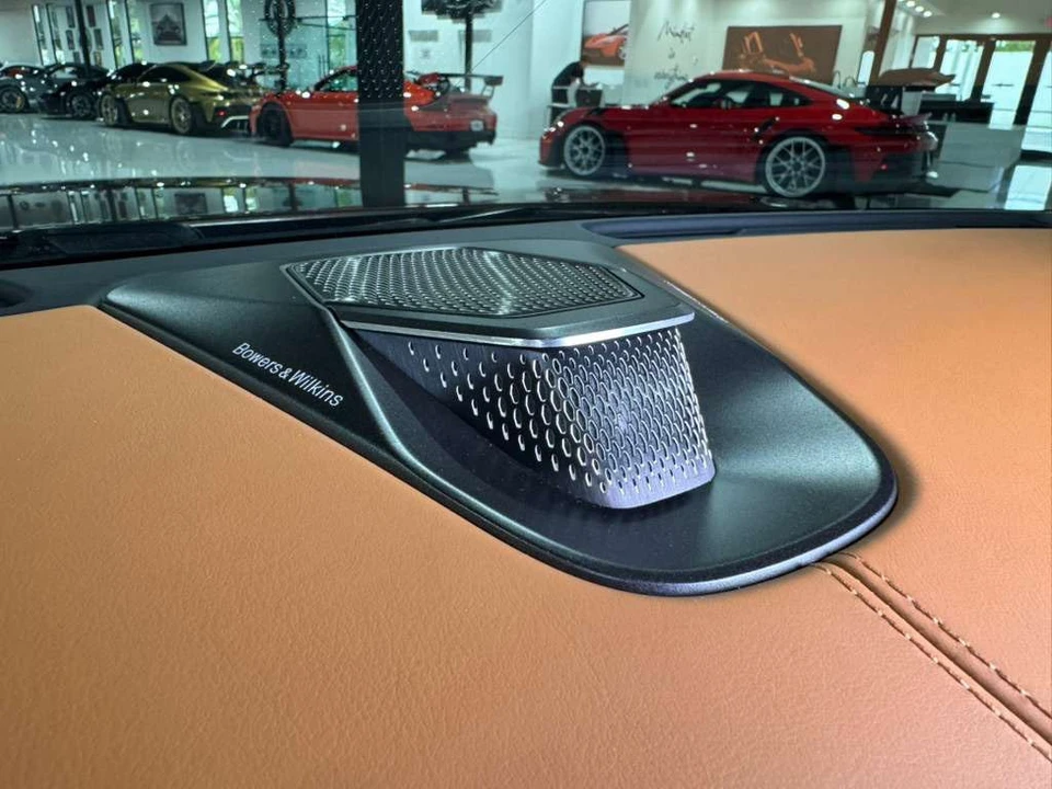 2025 Aston Martin Vanquish 3rd Gen - Image 18 of 21