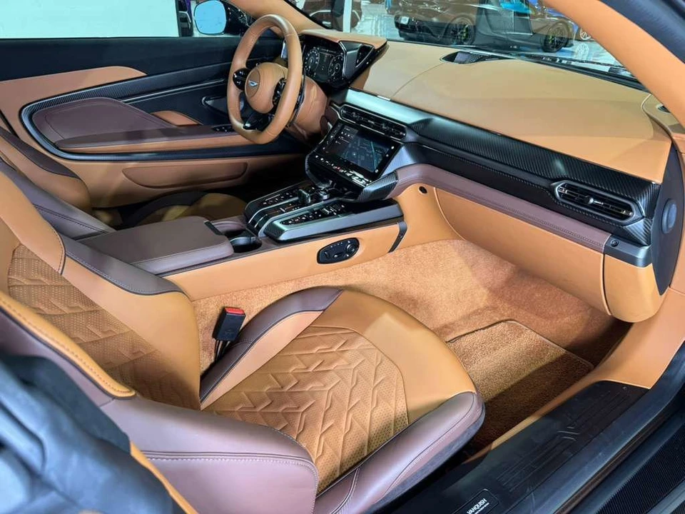 2025 Aston Martin Vanquish 3rd Gen - Image 13 of 21