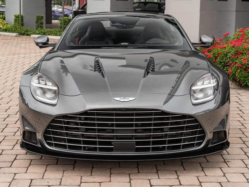 2025 Aston Martin Vanquish 3rd Gen - Image 9 of 20
