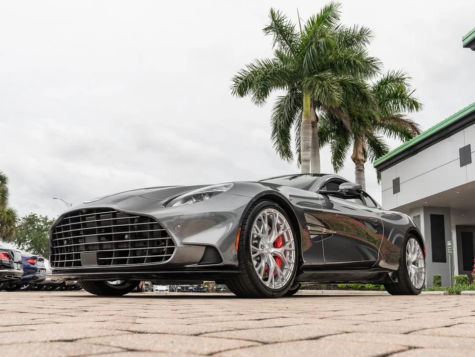 2025 Aston Martin Vanquish 3rd Gen - Image 5 of 20