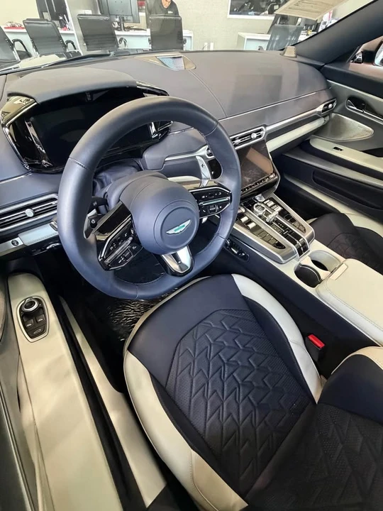2025 Aston Martin Vanquish 3rd Gen - Image 6 of 6