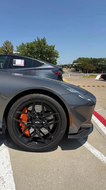 2025 Aston Martin Vanquish 3rd Gen - Image 3 of 9