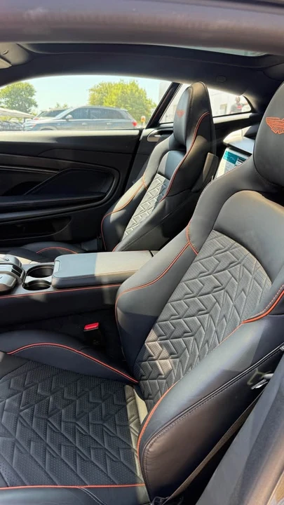2025 Aston Martin Vanquish 3rd Gen - Image 8 of 9