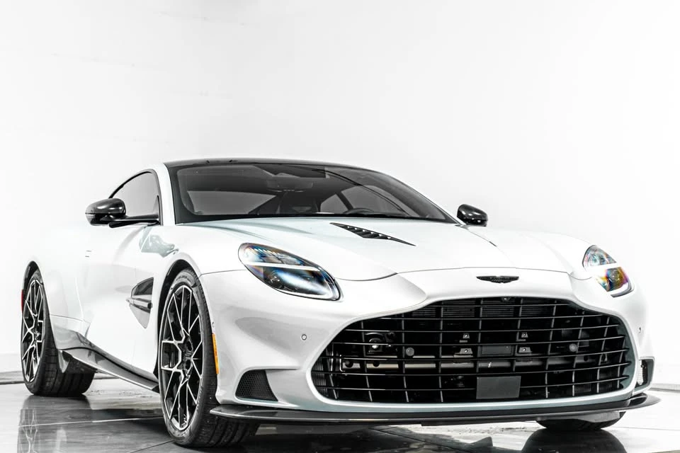 2025 Aston Martin Vanquish 3rd Gen - Image 2 of 13