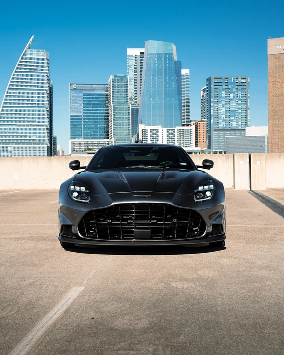 2025 Aston Martin Vanquish 3rd Gen - Image 12 of 31
