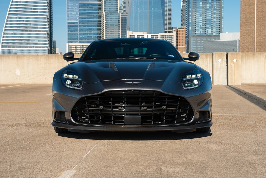 2025 Aston Martin Vanquish 3rd Gen - Image 3 of 31