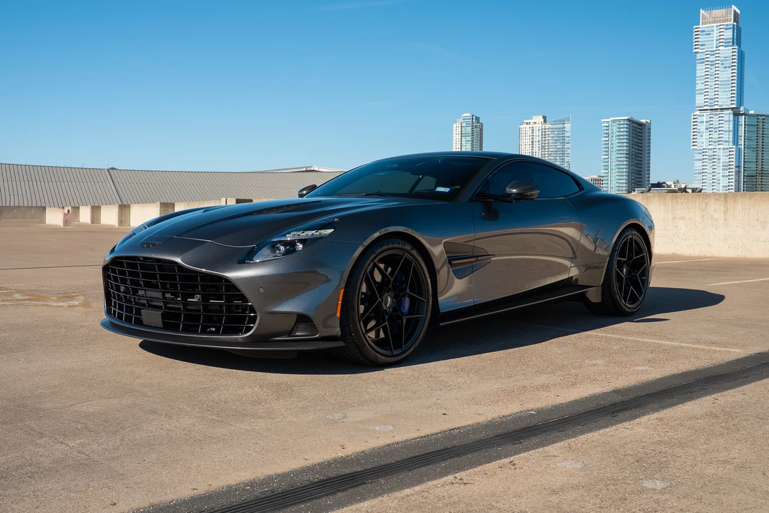 2025 Aston Martin Vanquish 3rd Gen - Image 4 of 31
