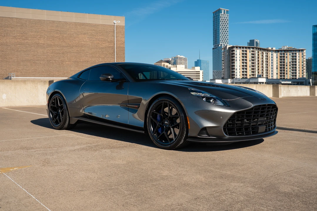 2025 Aston Martin Vanquish 3rd Gen - Image 2 of 31