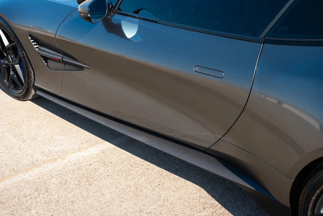 2025 Aston Martin Vanquish 3rd Gen - Image 17 of 31