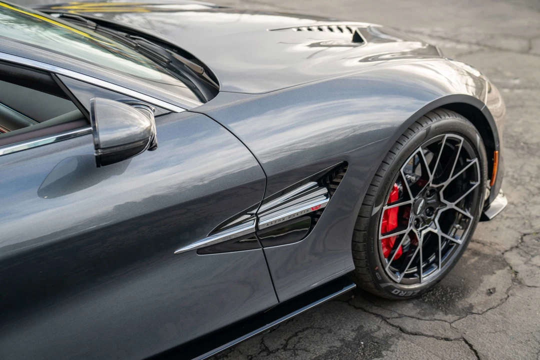2025 Aston Martin Vanquish 3rd Gen - Image 8 of 21