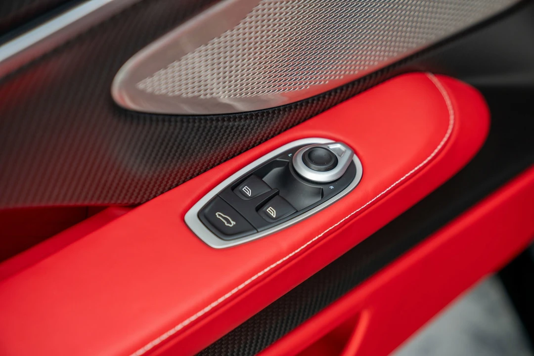 2025 Aston Martin Vanquish 3rd Gen - Image 14 of 21