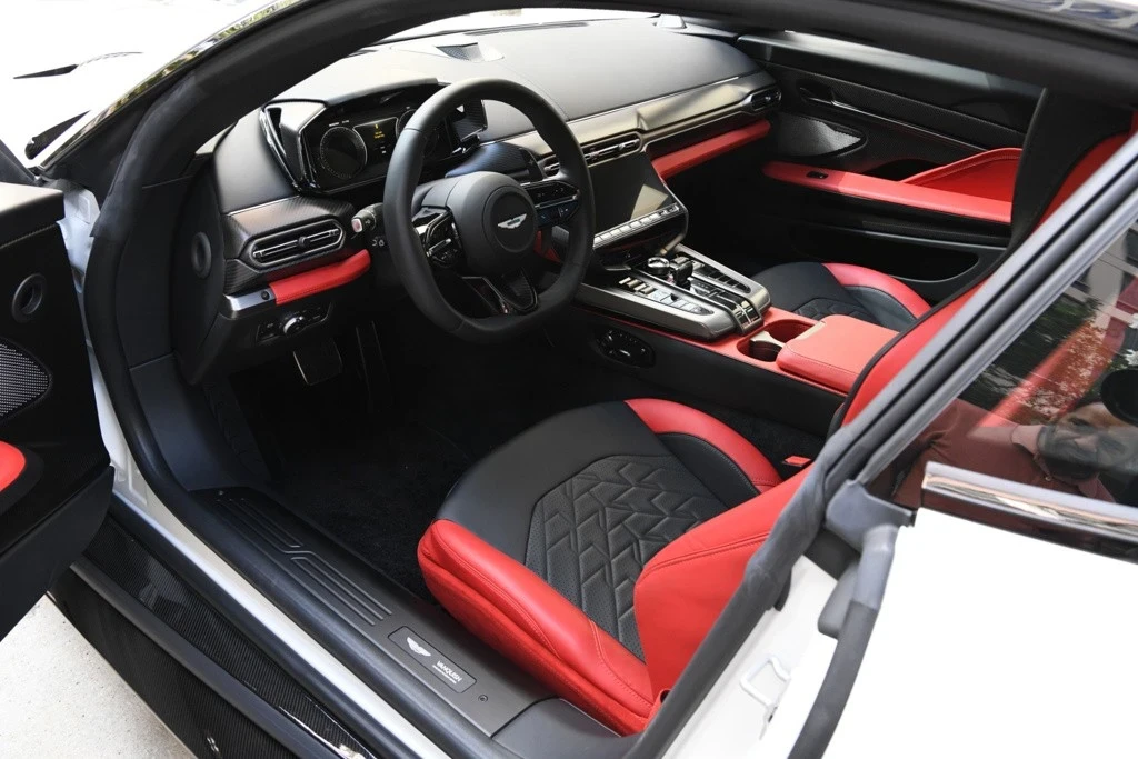 2025 Aston Martin Vanquish 3rd Gen - Image 11 of 12