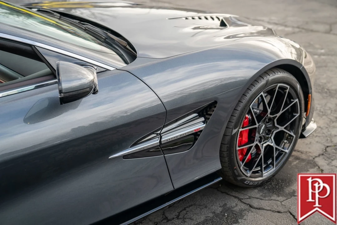 2025 Aston Martin Vanquish 3rd Gen - Image 10 of 21