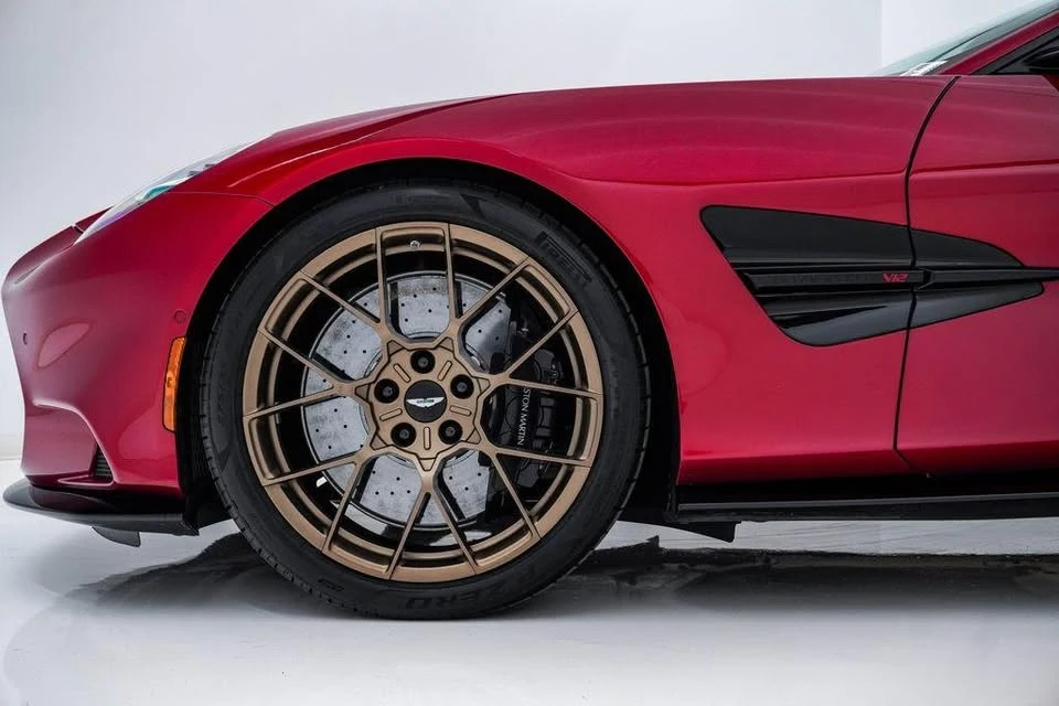 2025 Aston Martin Vanquish 3rd Gen - Image 7 of 17