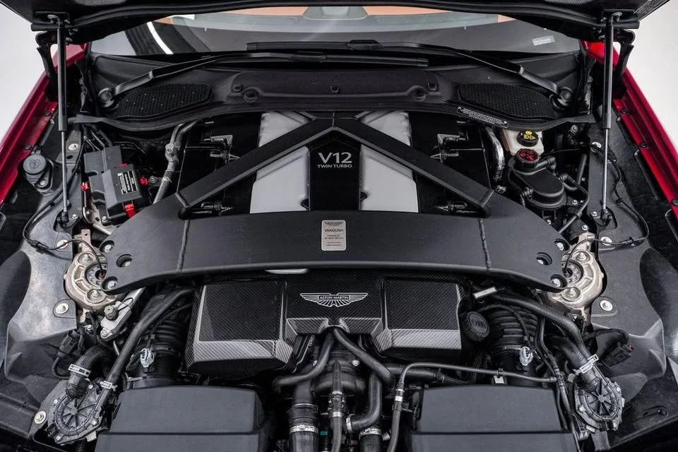 2025 Aston Martin Vanquish 3rd Gen - Image 16 of 17