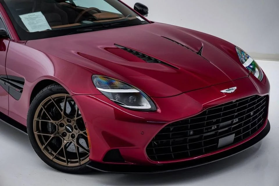 2025 Aston Martin Vanquish 3rd Gen - Image 2 of 17